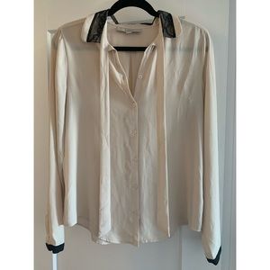 Loft pussybow peach blouse with black lace trim